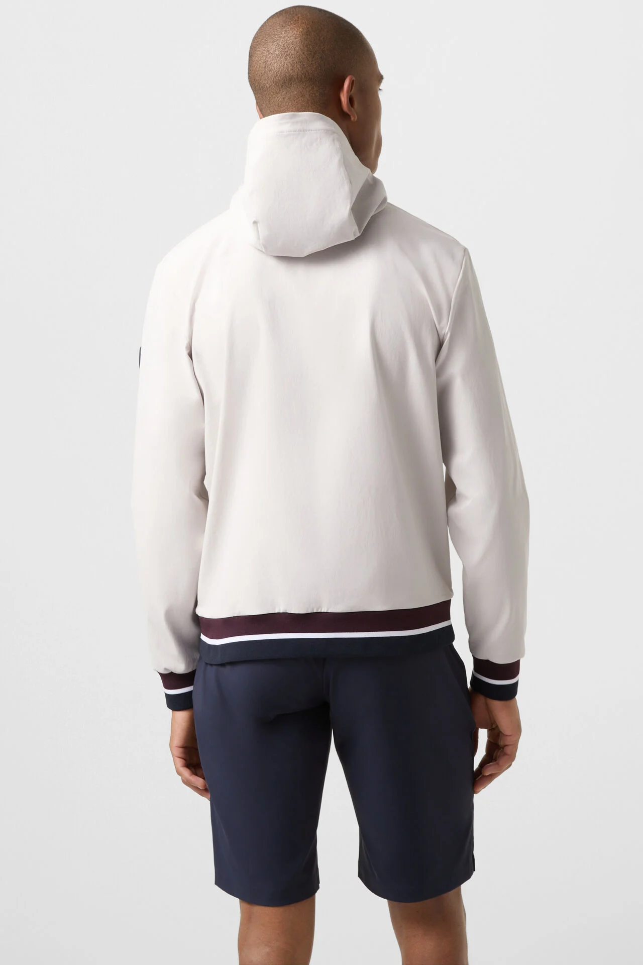 254-8221-9746-777_s01_life_backtop_01_b2c_1756219962