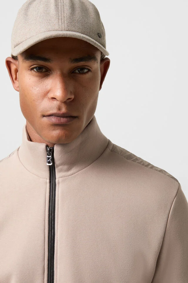 254-8810-7497-812_s01_life_detail_01_b2c_1756209909