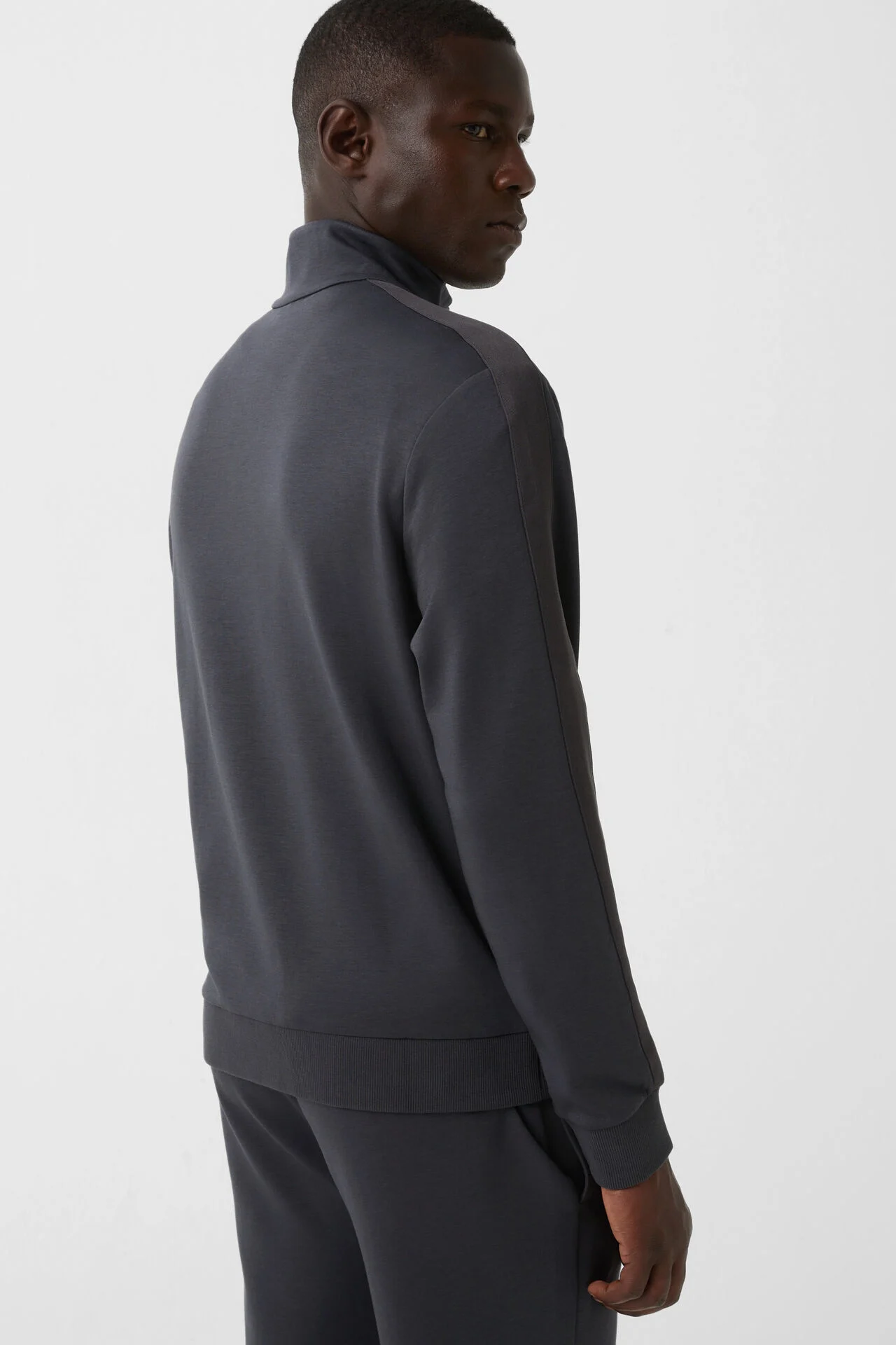 254-8813-5253-951_s01_life_backtop_01_b2c_1756827257