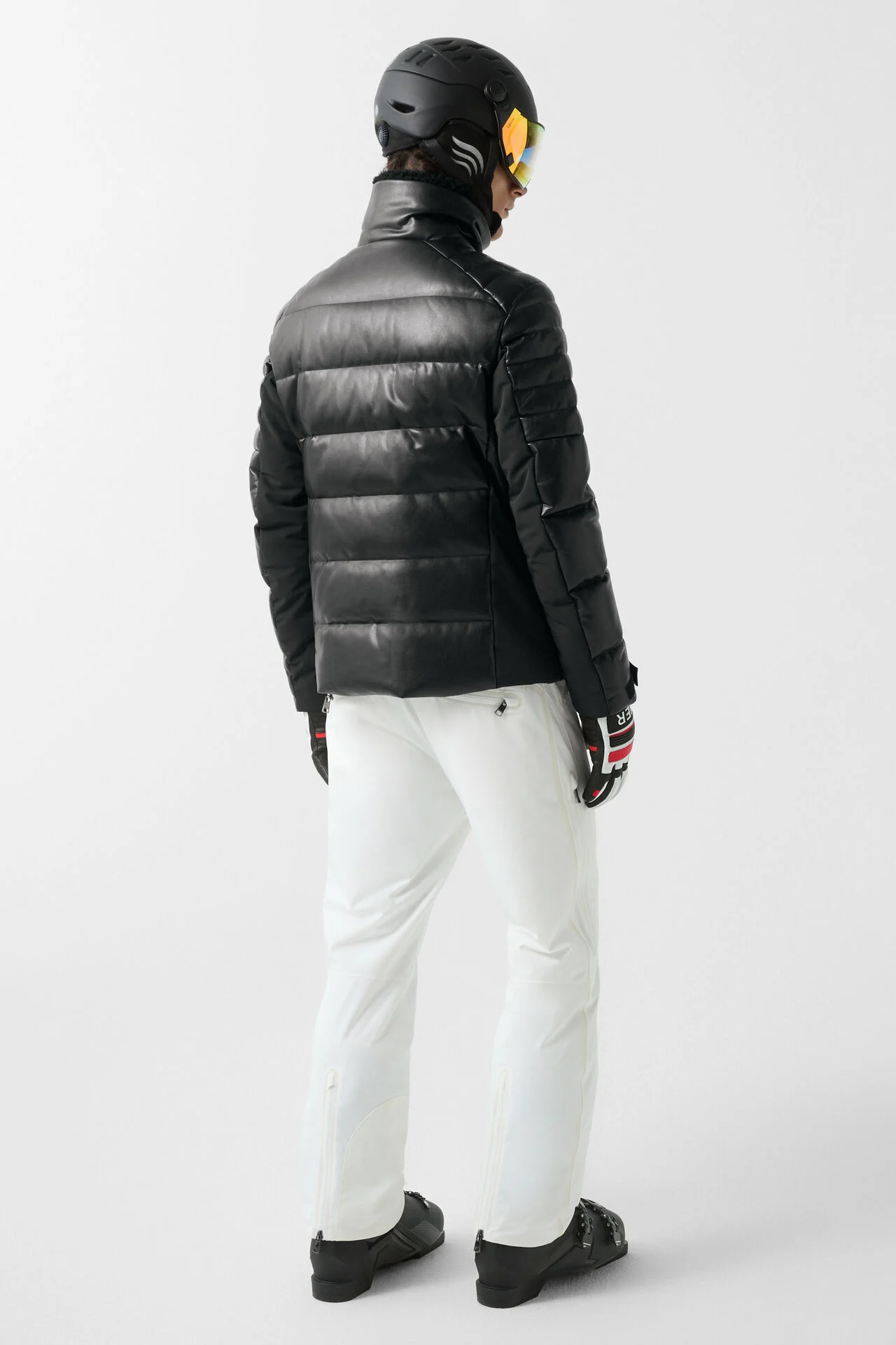 254-3101-3019-026_s01_life_back_01_b2c_1761814899